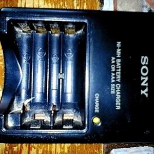 Sony Ni-MH Battery Charger Model No. BC-CS2A AA or AAA